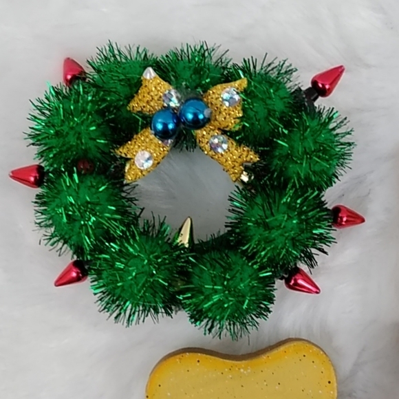 3/$15 Christmas Pins - Picture 5 of 6